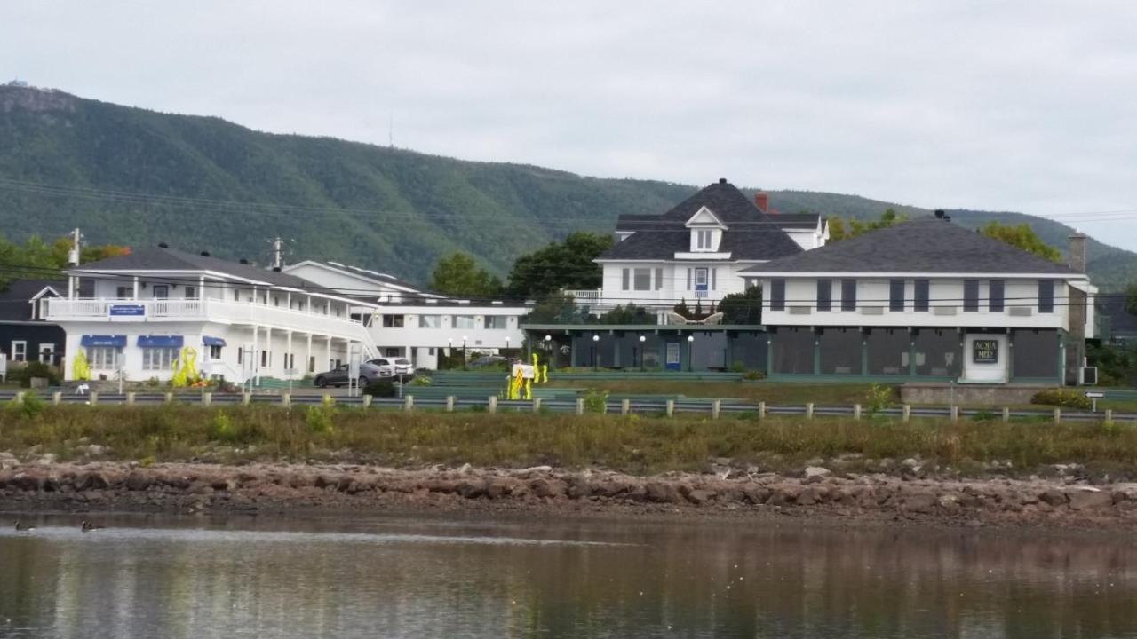 Hotel Aquamer Carleton-sur-Mer Exterior photo